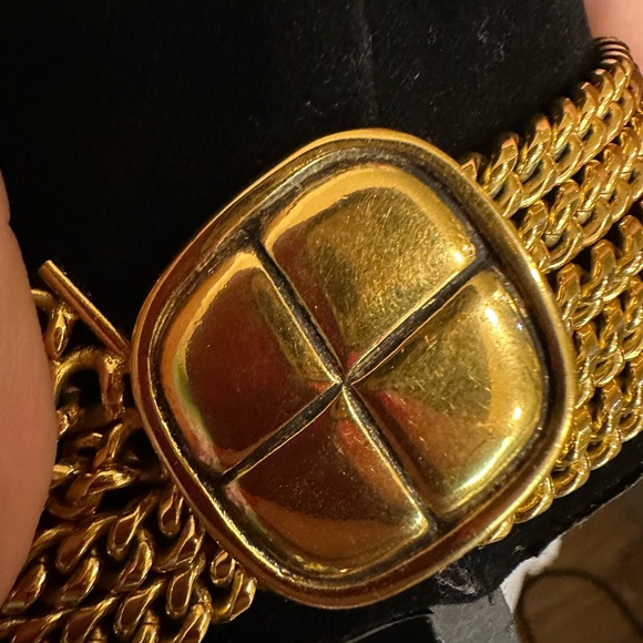 RARE AND AUTHENTIC - Chanel Collar Necklace - 24K Gold Plated - Quilt Closure - Picture 3 of 5